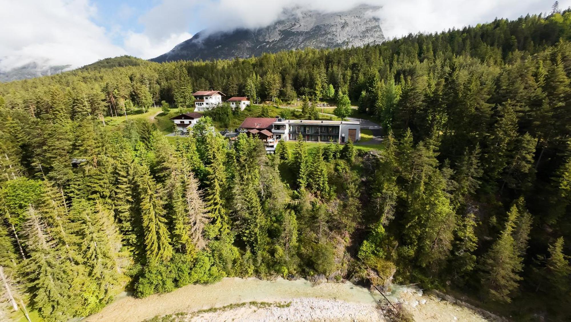 Hotel Garni Isarlodge Wiesenhof Scharnitz Exterior photo
